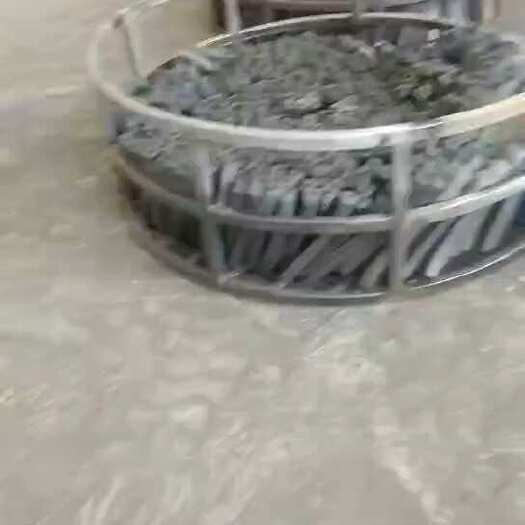 高温竹炭纯竹粉，不含一点杂质。滴油不起明火