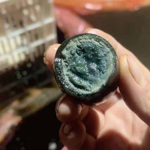 天门市硬心皮蛋糖心皮蛋 50 克到 60 克
