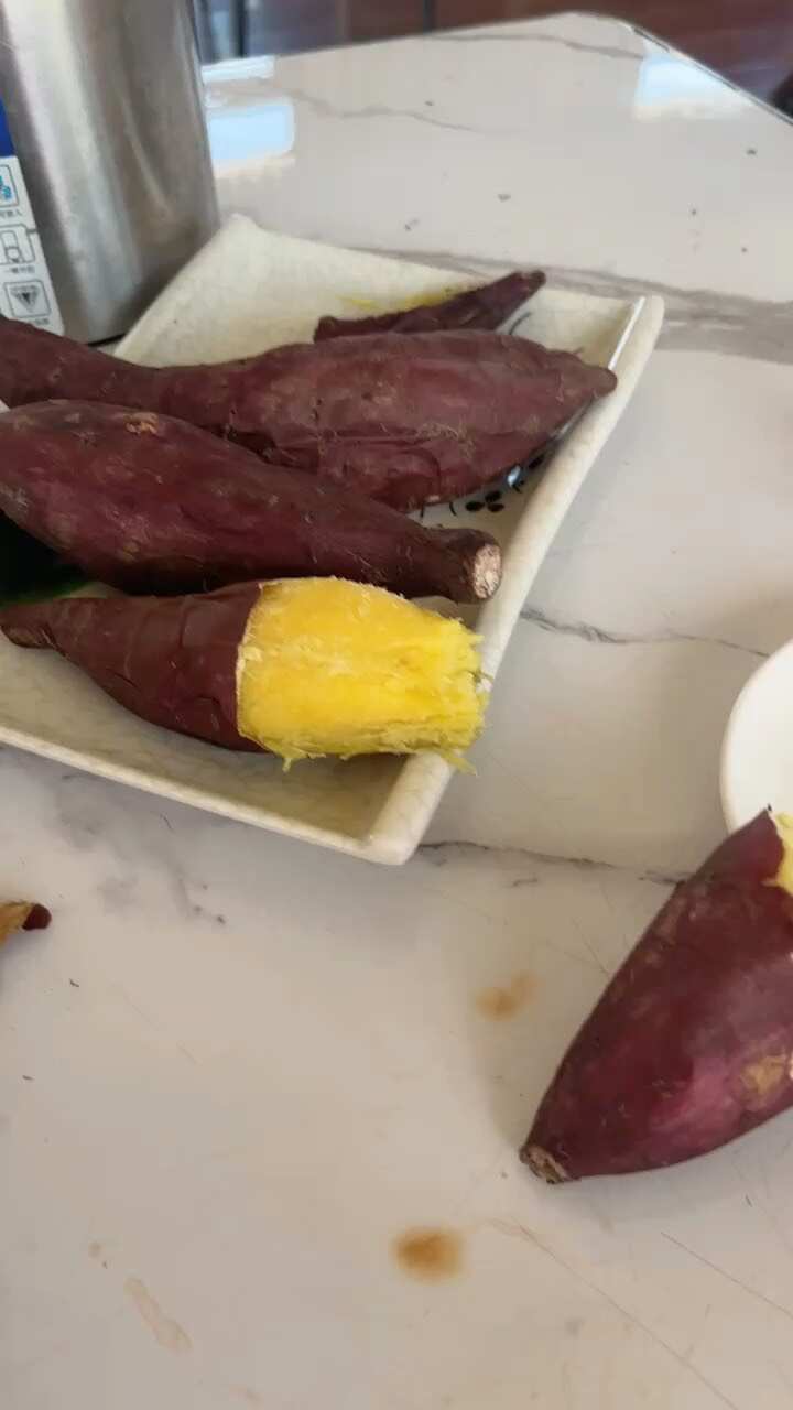 供应丝滑榴莲地瓜蜜薯火山一号