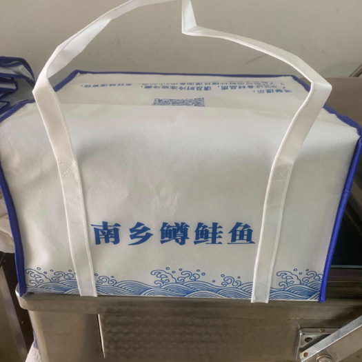 山泉水养殖金鳟鱼，新鲜鲑鱼虹鳟鱼，大量上市产地直发，规格齐全