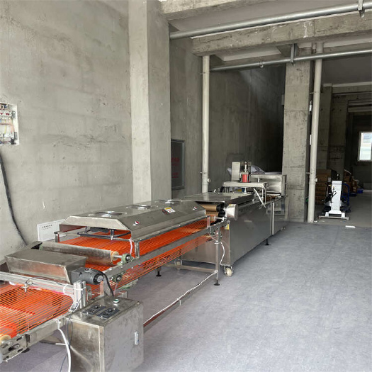 全自動(dòng)壓餅薄餅機(jī)