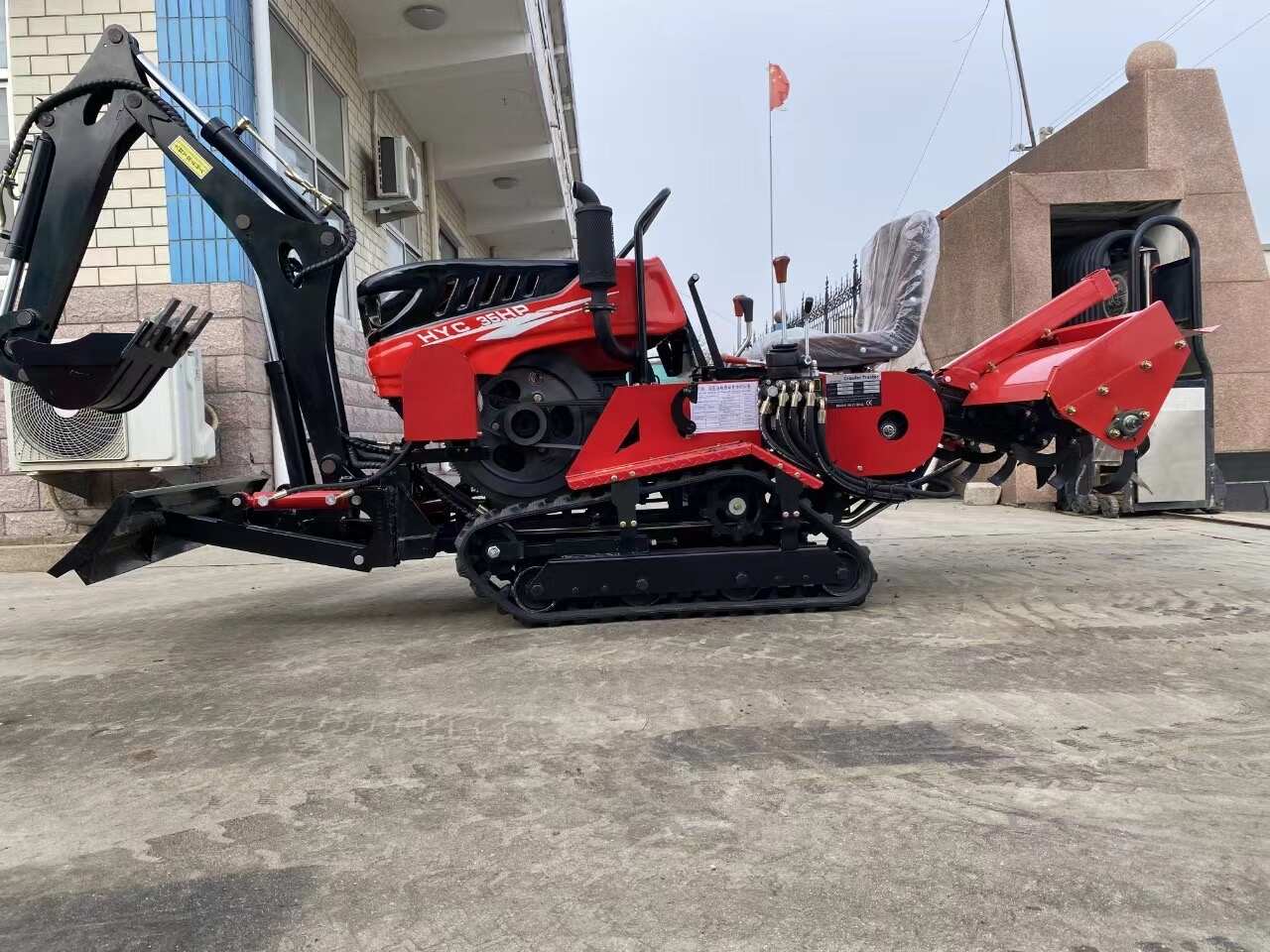 35马力履带旋耕机，35马力微耕机，旋耕机厂家，多功能微耕机