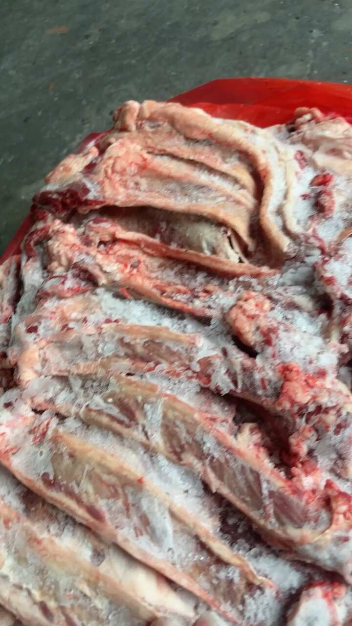 漂亮牛腩带条的