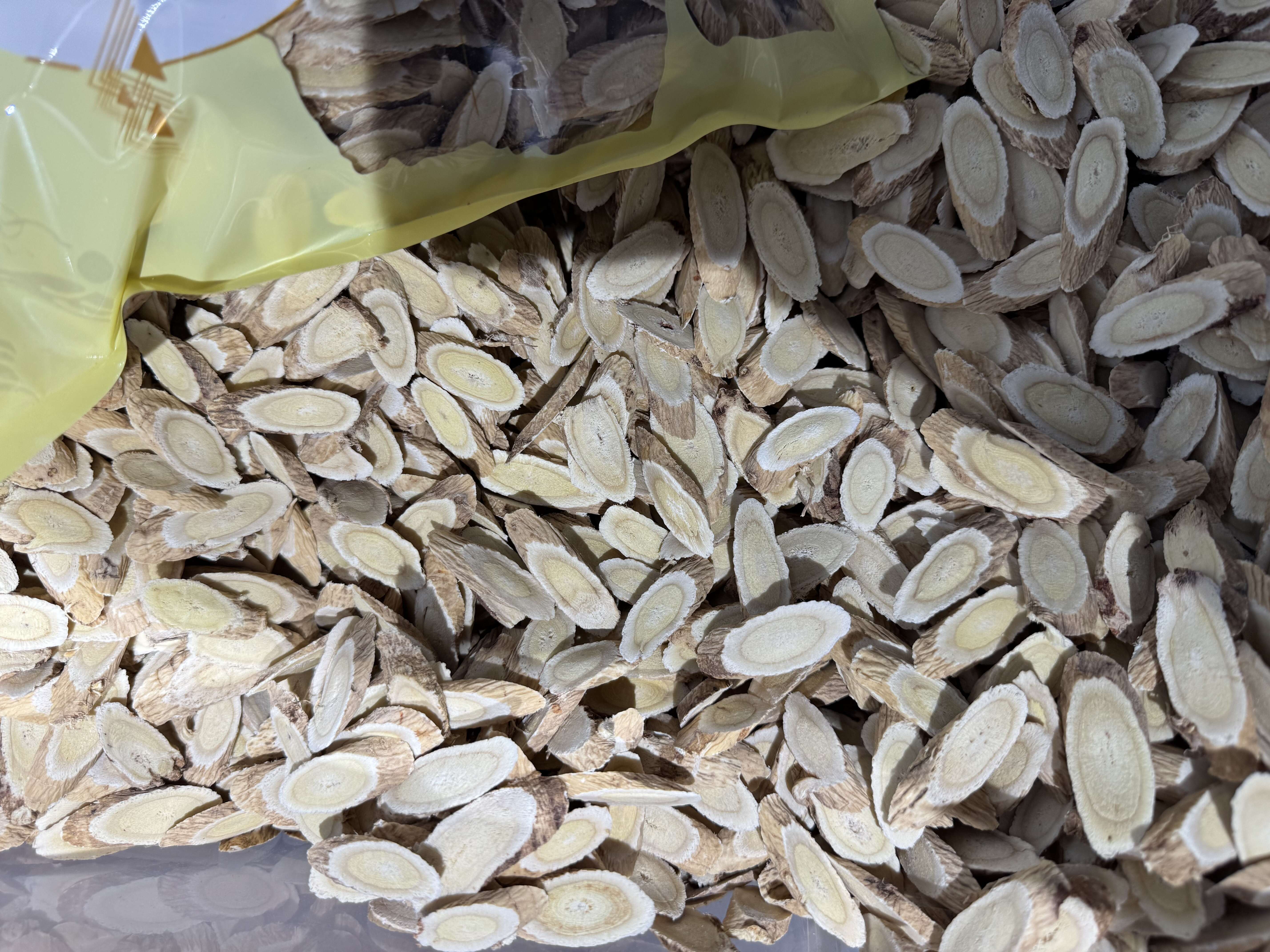 【优选】甘肃道地黄芪纯手工无硫黄芪片基地直供品对接制药厂药店