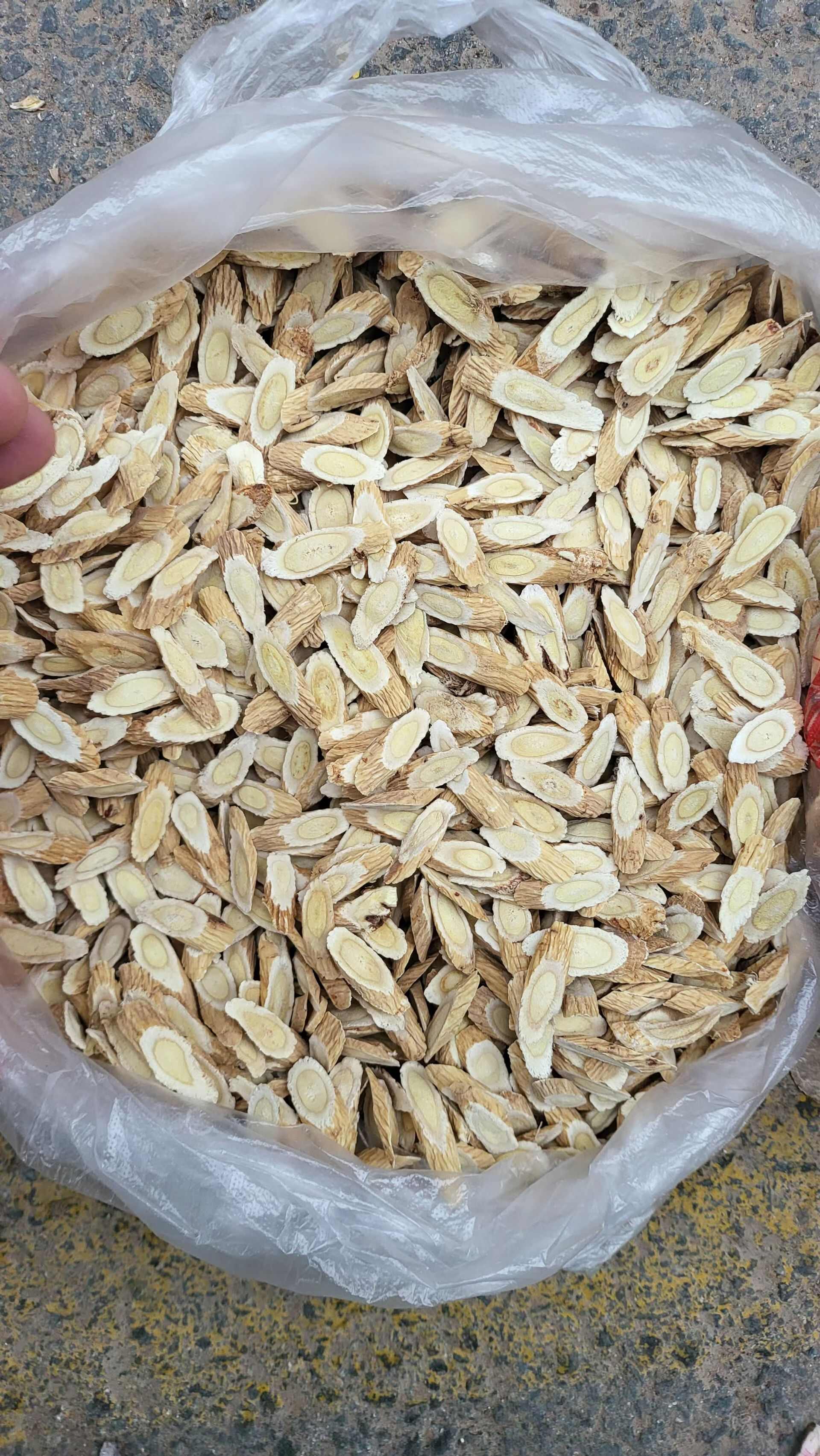 【优选】甘肃道地黄芪纯手工无硫黄芪片基地直供品对接制药厂药店