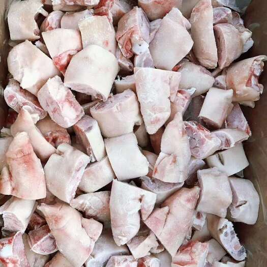 新泰市猪蹄全蹄块，精修烤毛，一件起批，品质保障，一手货源
