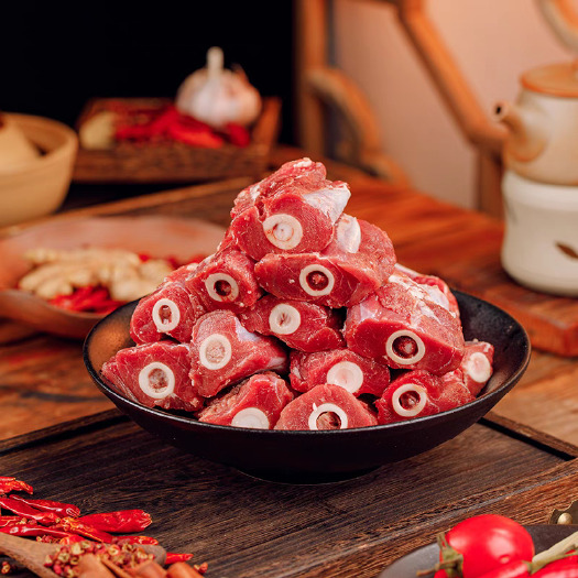 草原溜达羊羊棒骨