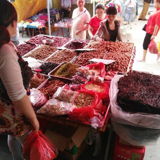建瓯市博白桂圆干  啊隆商行，批发红枣。龙眼.武夷莲子…