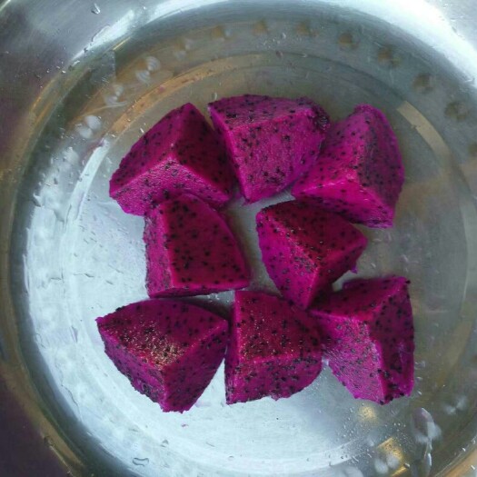 遂溪县红皮红肉火龙果 中（5-7两）