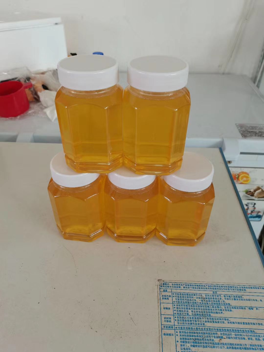 东北黑蜂 售蜜，纯东北黑龙江饶河黑蜂椴树蜜百花蜜雪蜜