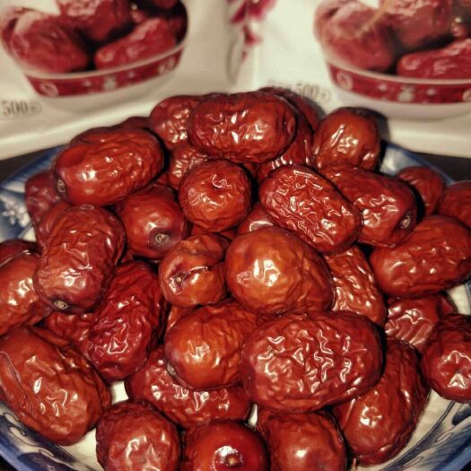 昆明 众里寻他千百度，一粒红枣唤红颜。