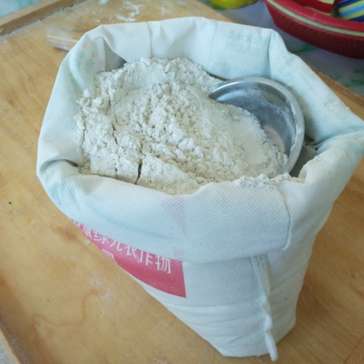 霍林郭勒 批发散装黑麦面粉，富硒有机黑小麦面粉