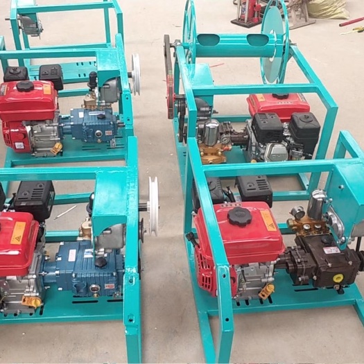 臨沂手推式打藥機(jī) 汽油自動(dòng)卷管打藥機(jī)，可自動(dòng)收放管，一個(gè)人就可以輕松操作
