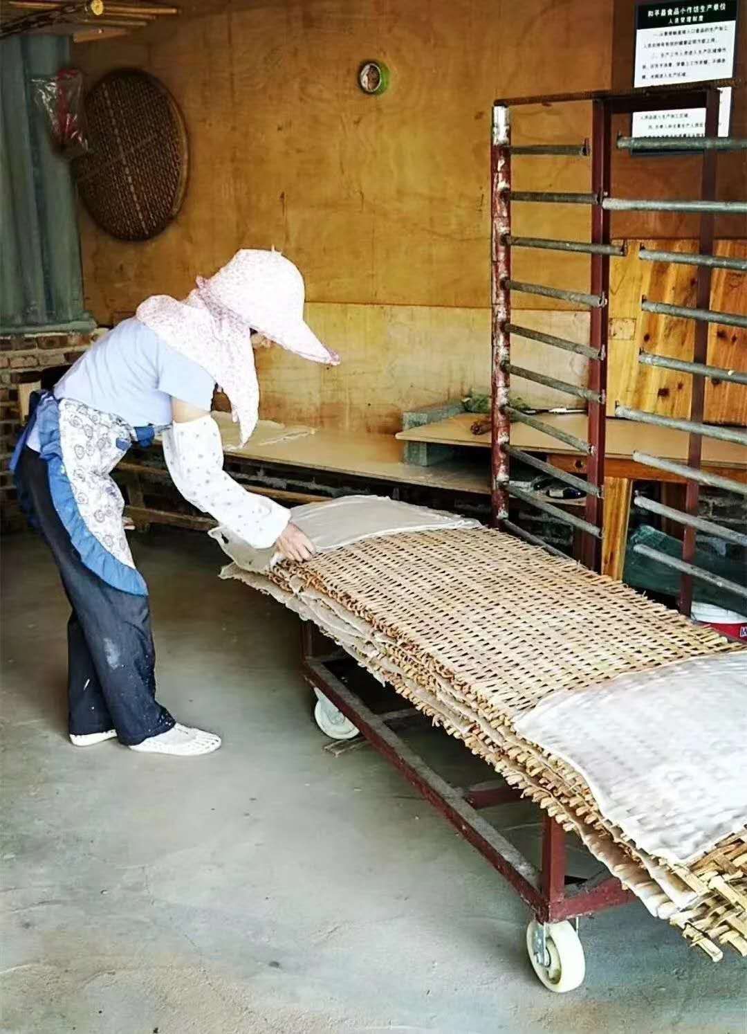米粉米线  纯手工制作，手工扎粉