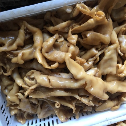阳信县羊皮  熟羊脸皮酱香，凉拌。可切丝