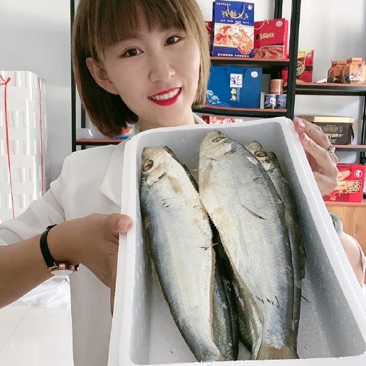 滨州白条鱼 白鳞鱼。 一条半斤
