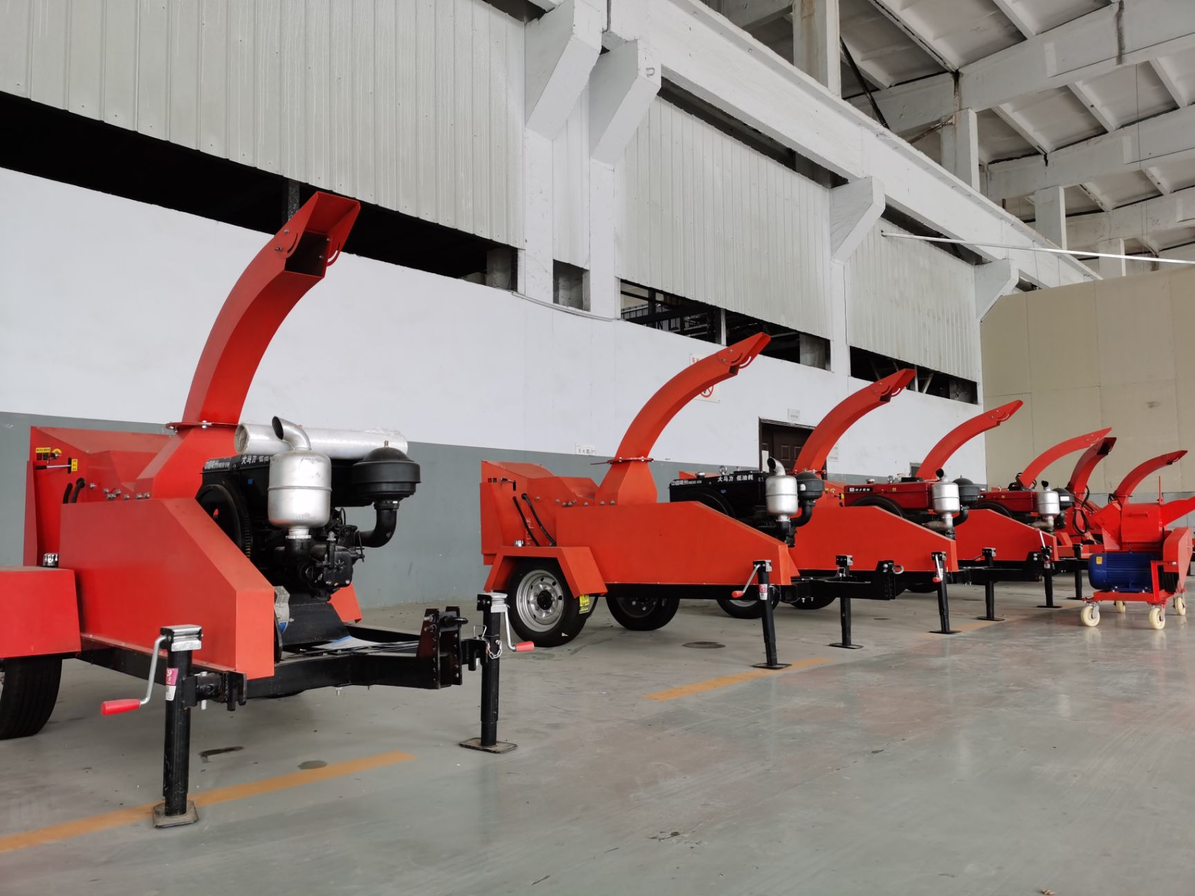 树枝粉碎机  厂家现货直销大型移动木材切碎机柴油动力液压自动进料