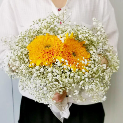 昆明 花禾生活泰迪满天星花束，有一点问题，与描述不符，全额退款!