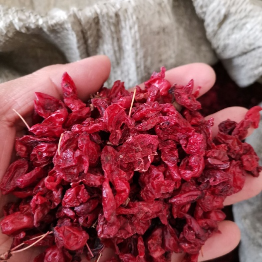 丹凤县秦岭高山山茱萸， 品质上乘，颜色靓干度足，无籽原汁原味