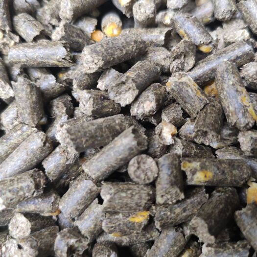 正阳县玉米秸秆 花生秧草   颗粒全价料 质量好价格实惠