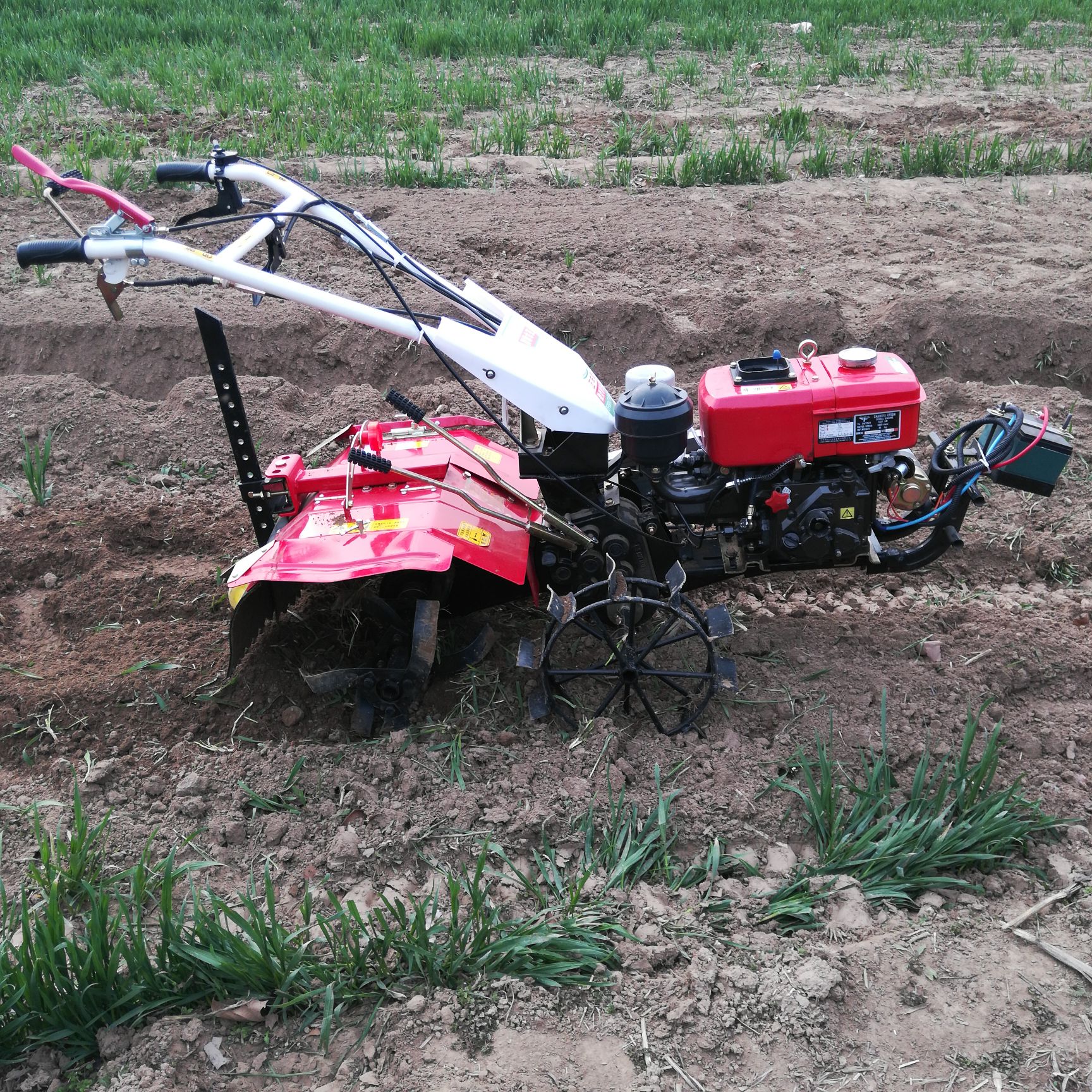  手扶微耕機(jī) 大棚覆膜機(jī) 果園開溝埋藤管理機(jī)