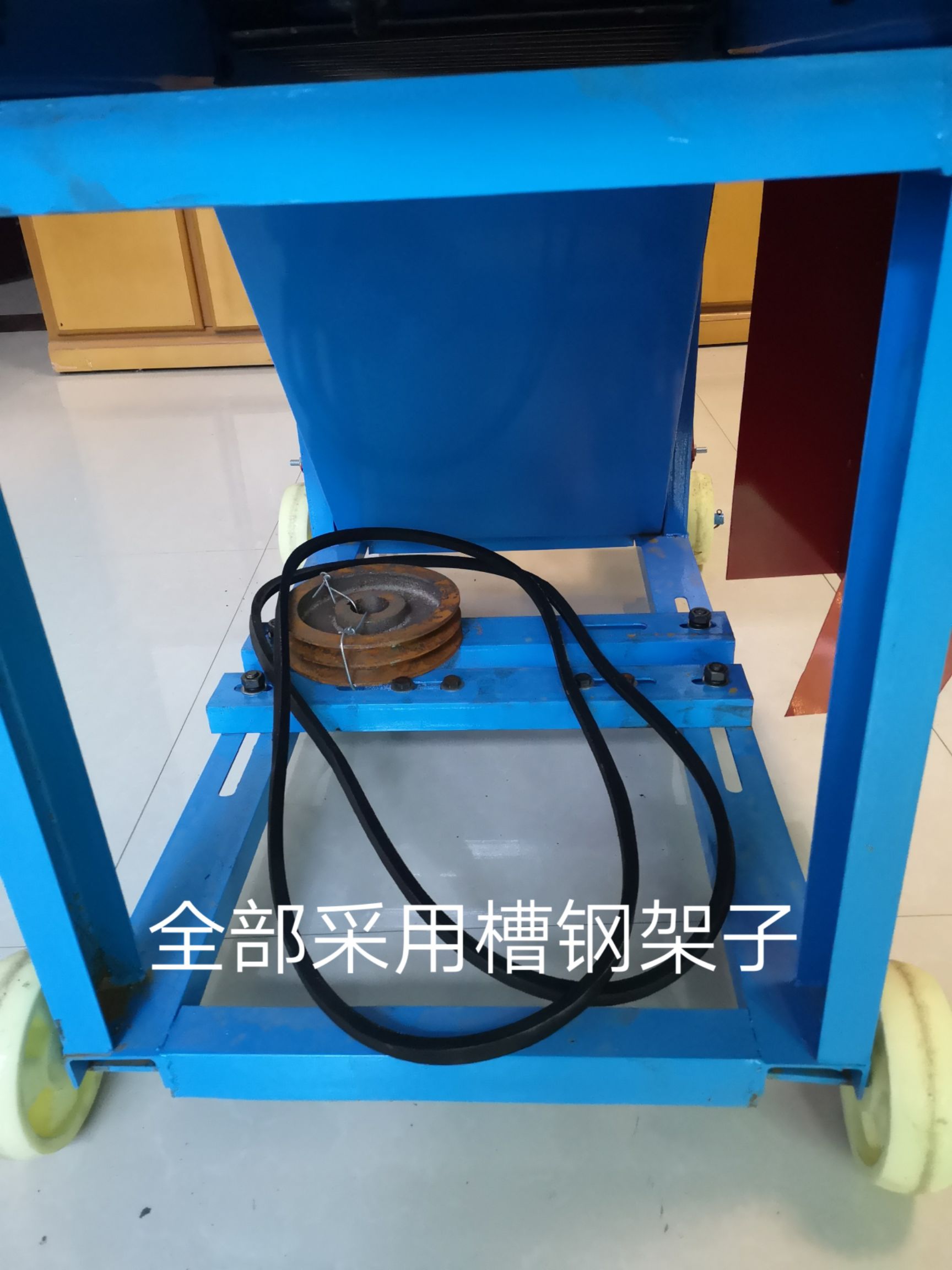 铡草机  6.5吨卧式揉丝机配套动力三相电7.5千瓦电机
双