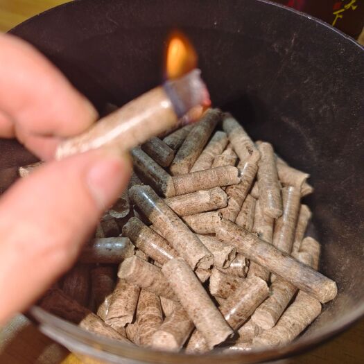 柳州生物颗粒 燃烧值4500 灰份1-3