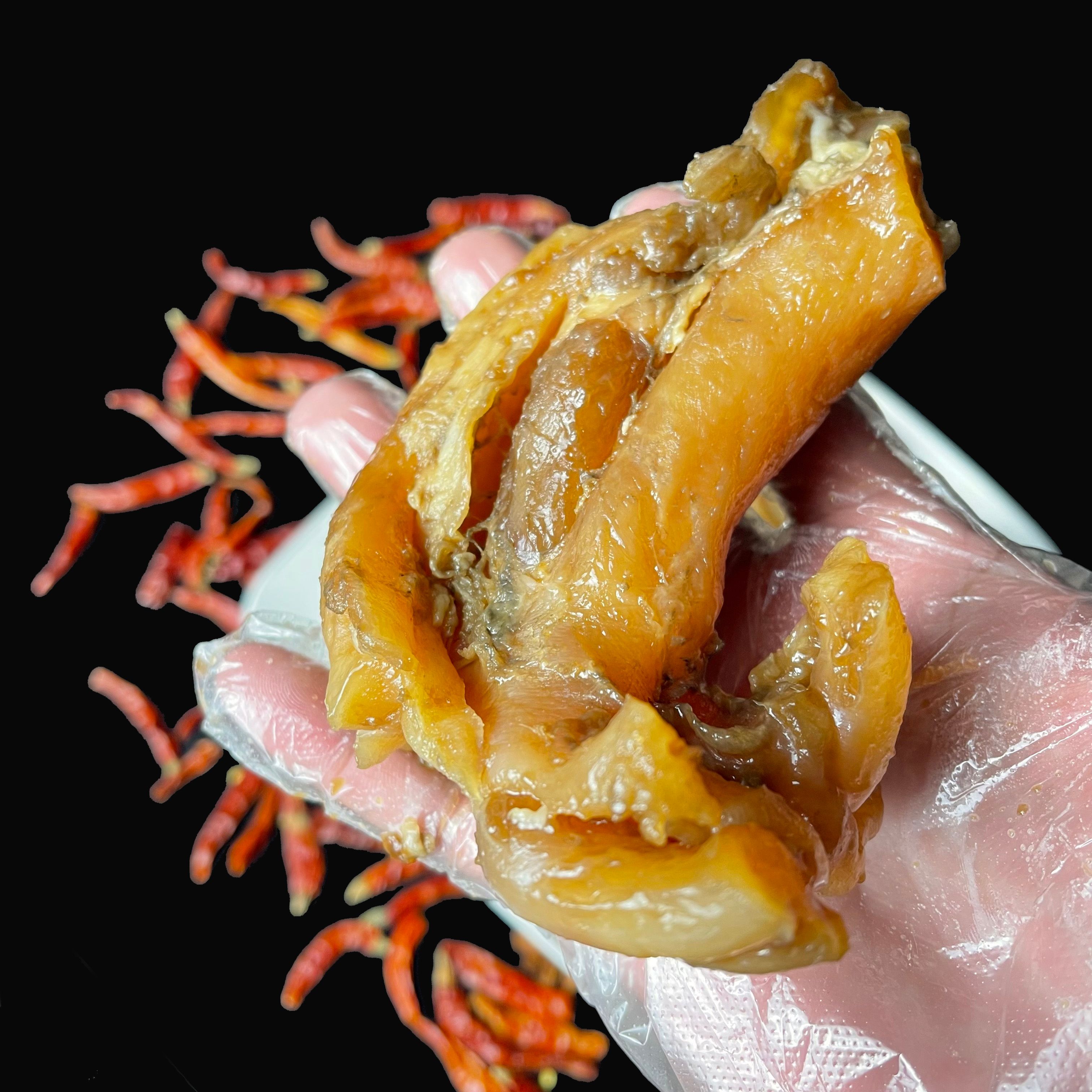 牛蹄筋，晶莹剔透，有嚼劲