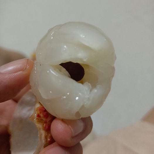 隆安县荔枝，肉厚核小，肉脆清甜多汁
