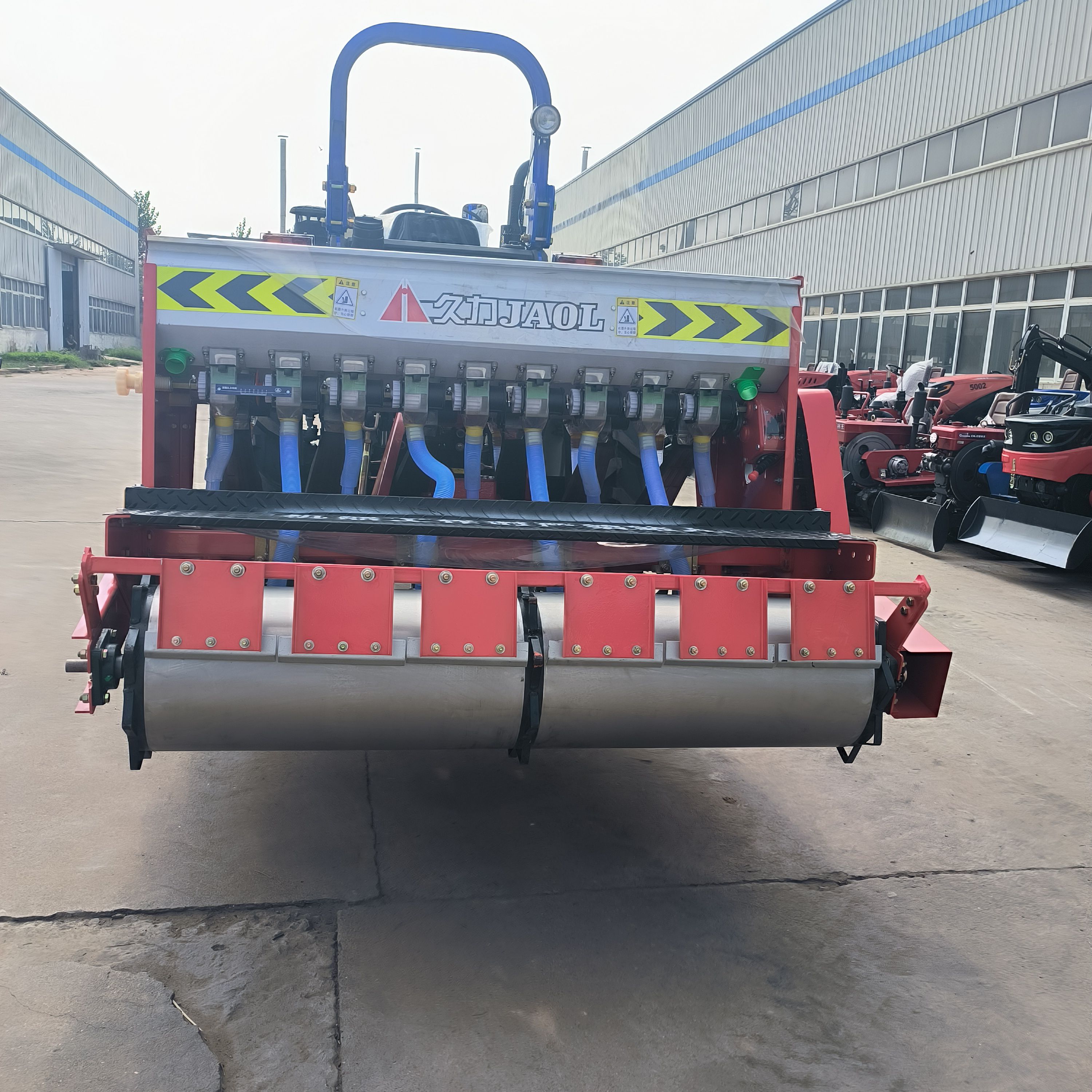旋耕九行小麦播种施肥一体机