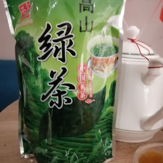 防城港这款绿茶蛮好喝的，当地人很喜欢喝的。这款绿茶产品非常好农村的