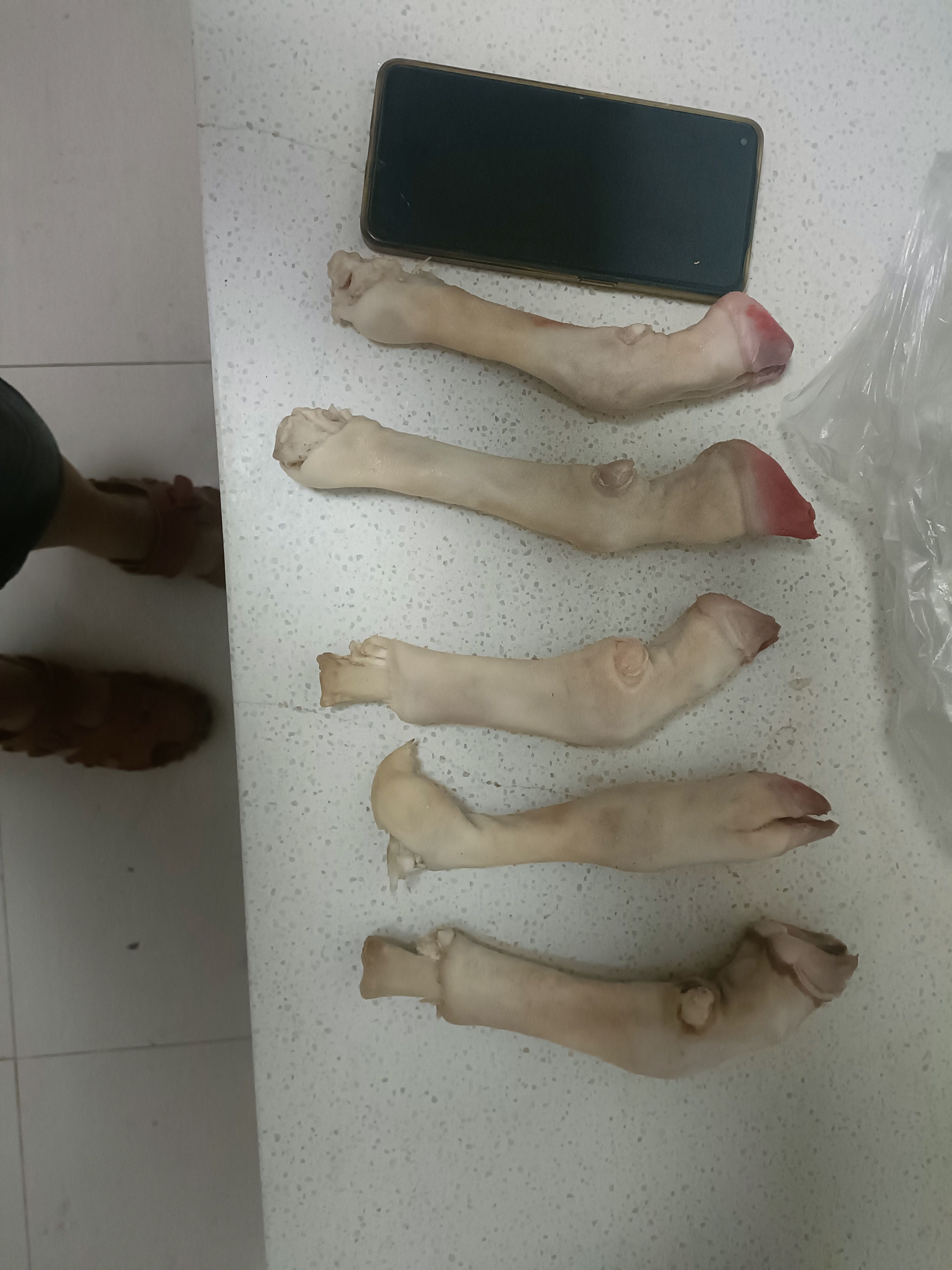 羊蹄，大中小号都有，纯干不抽筋，纯白蹄，质量好，一手货源