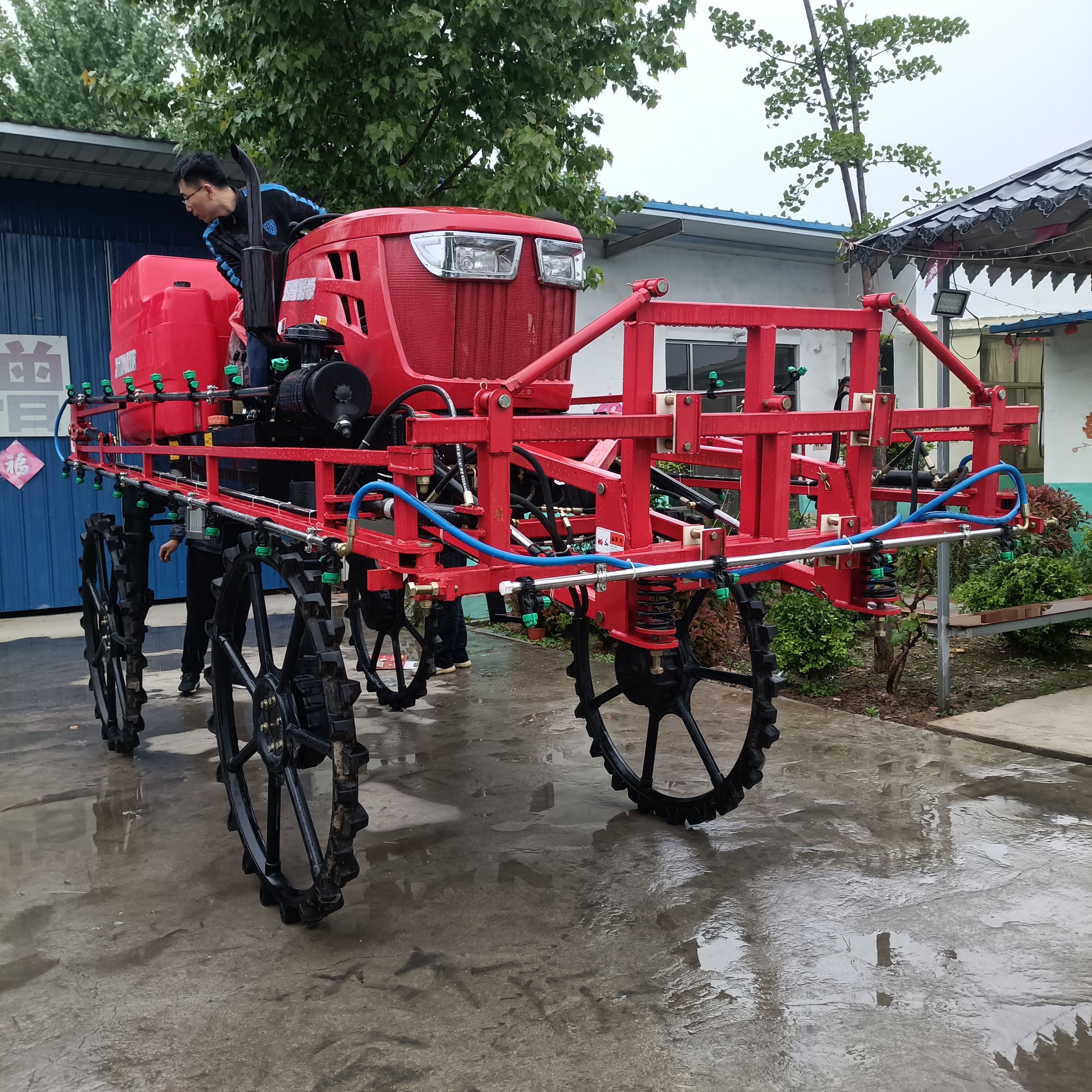 四輪打藥車高桿農(nóng)作物打藥的好幫，田園打藥機(jī)