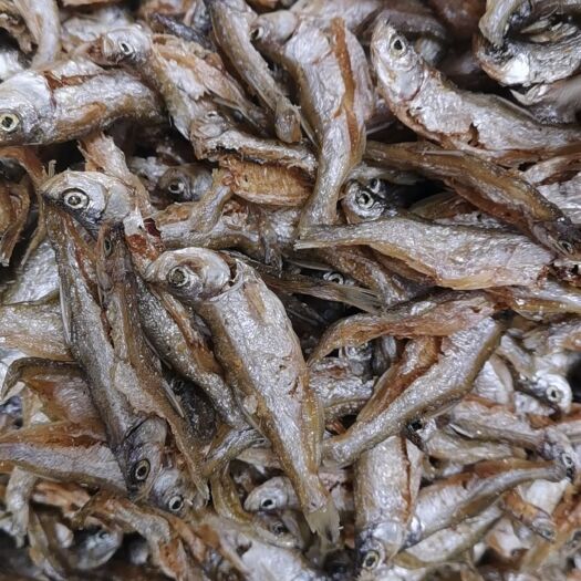 上饶小鱼干 油炸小白条。不去肚子，去肚子的都有，