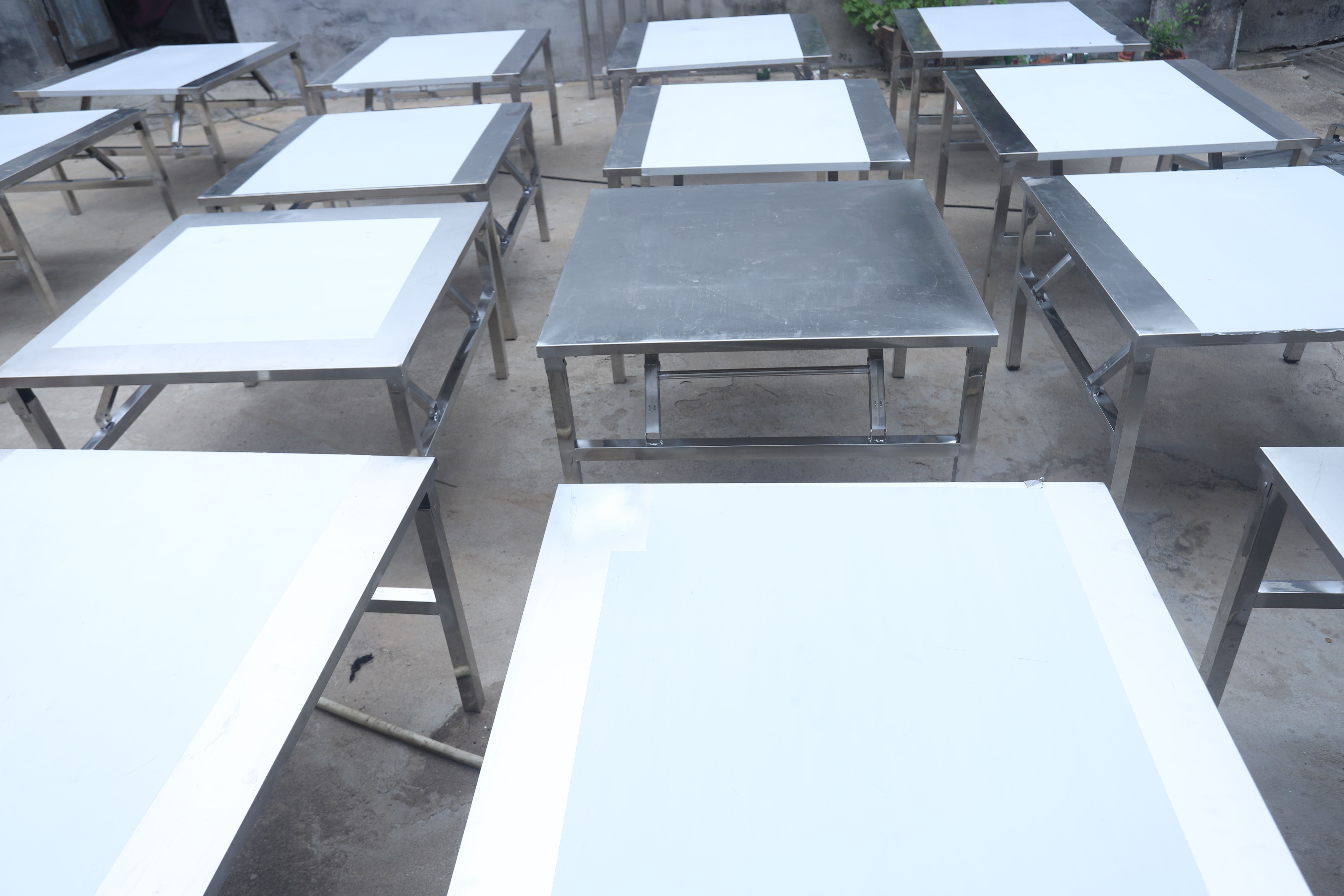 地摊不锈钢折叠桌子