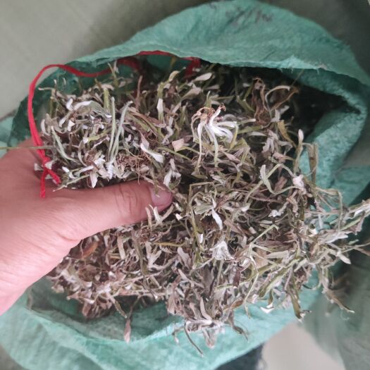 全州县好货天青地白，颜色青