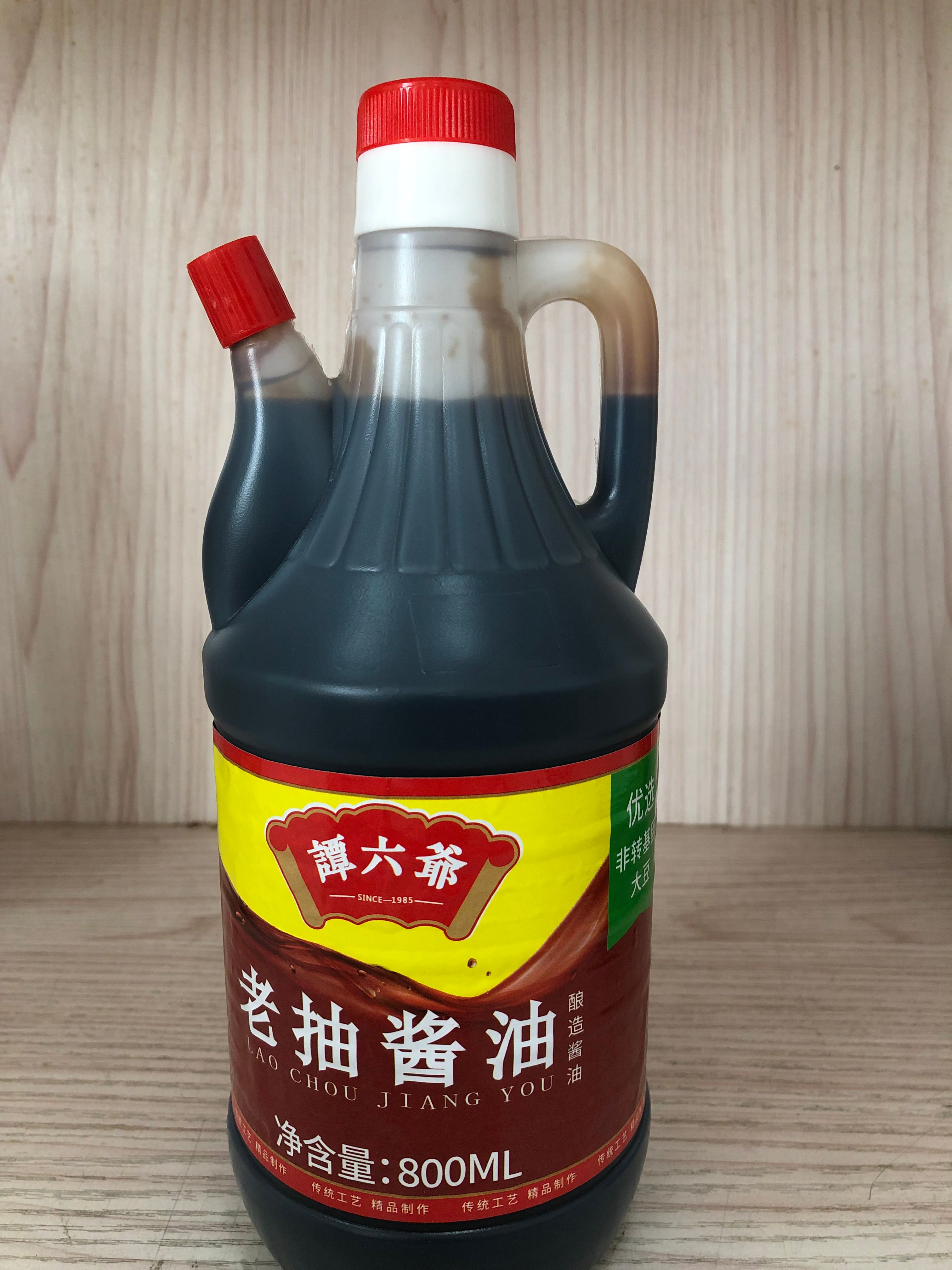 老抽酱油，来自美食之都-顺德。厨出凤城，工厂即在凤城大良。