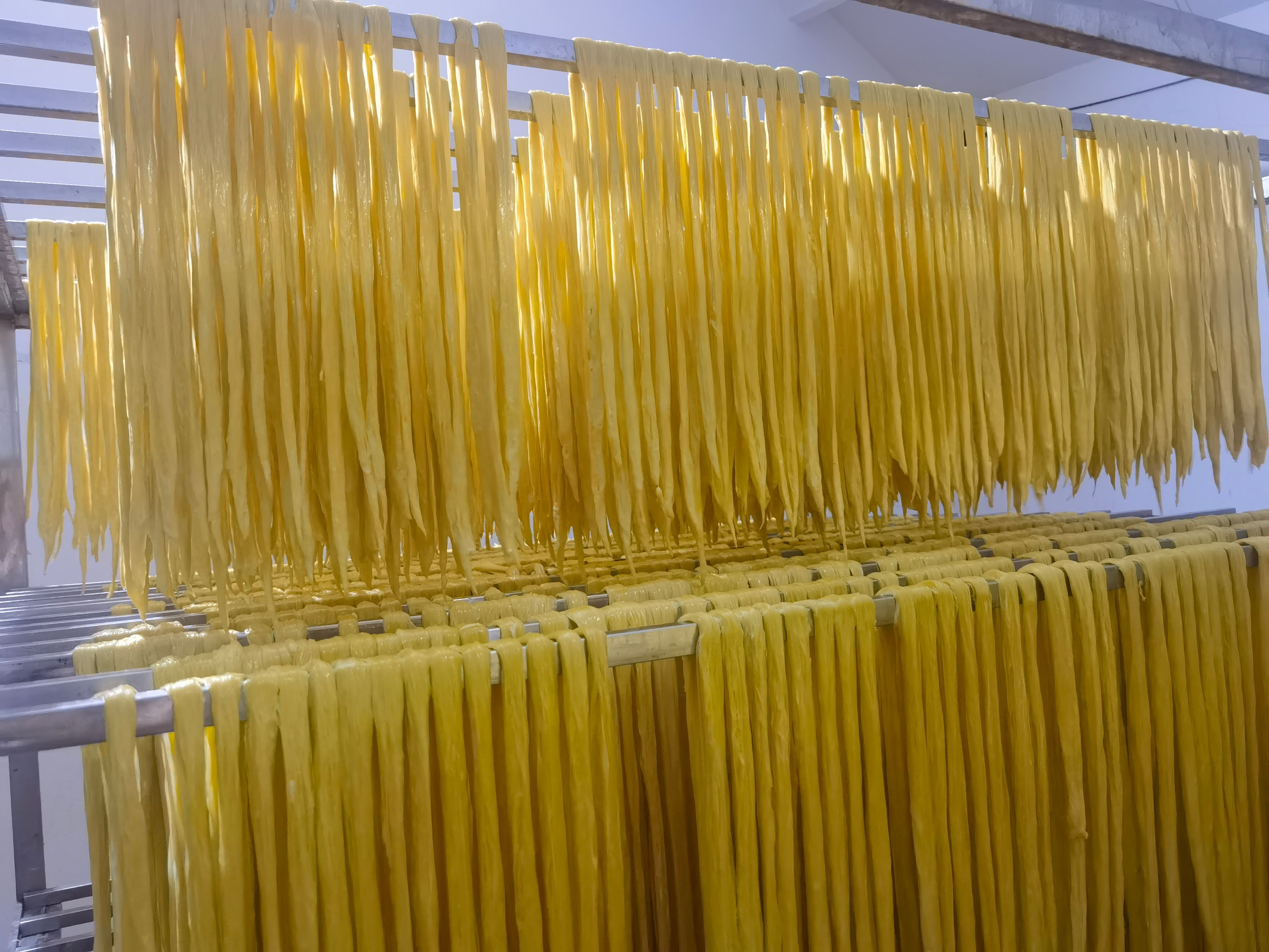 高蛋白腐竹，采用非转基因大豆加工。
