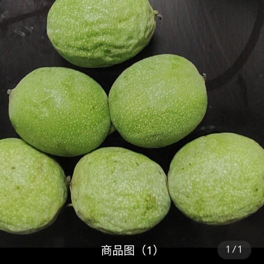 陇县秦香核桃个大，皮薄，味道香醇。