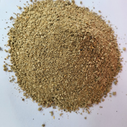石家庄土豆渣淀粉含量40左右，粗纤维10，粗蛋白3，水分14，