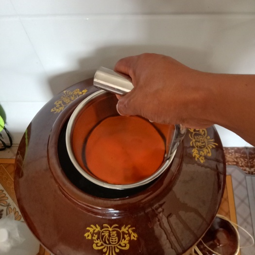 威宁县纯粮食酒，纯土酒曲，用传统工艺酿制而成 ，有大麦酒 ，高粱酒