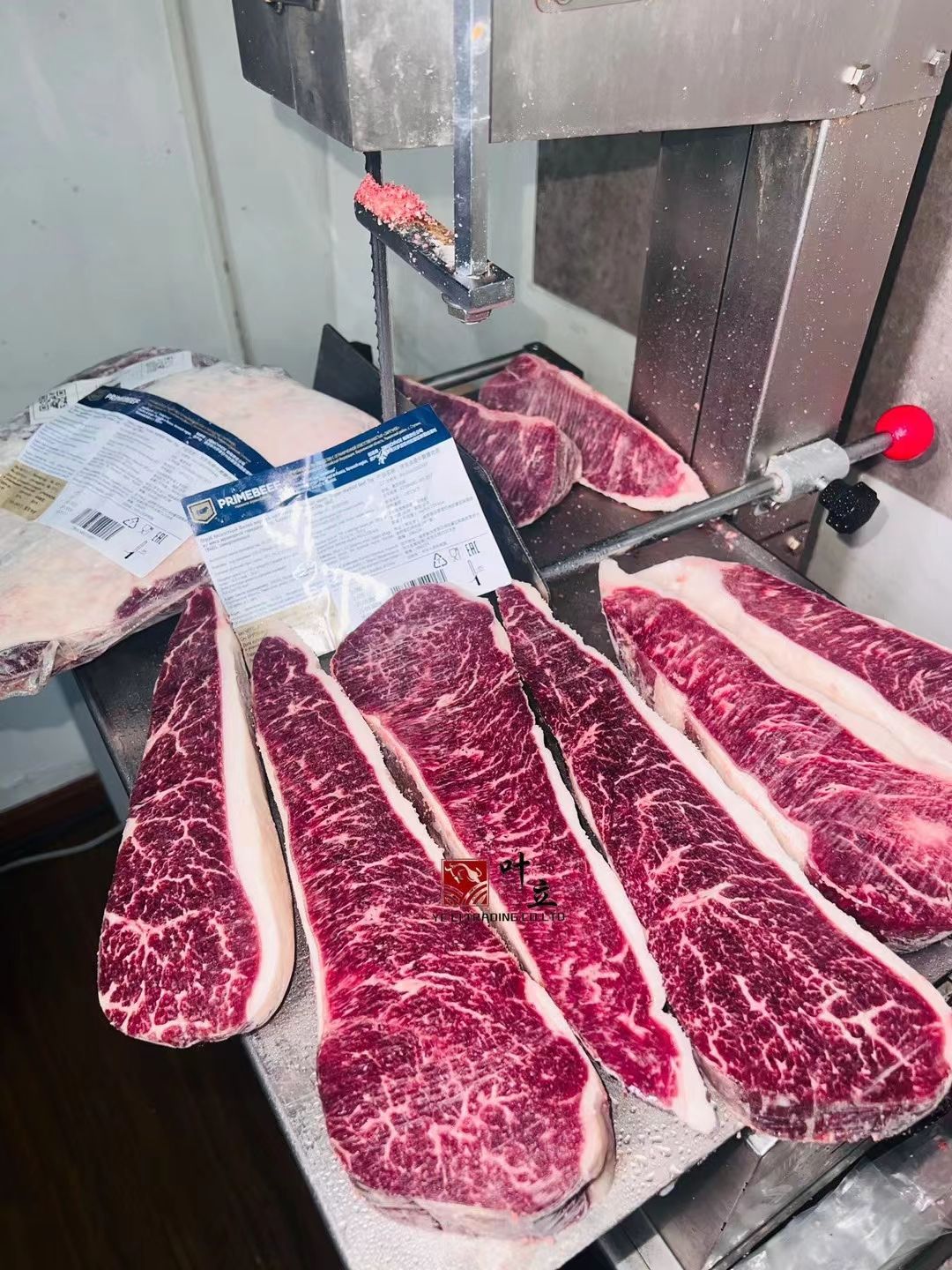 安格斯谷饲雪花牛肉，臀腰肉盖，西餐牛排烤肉，煎肉，火锅食材