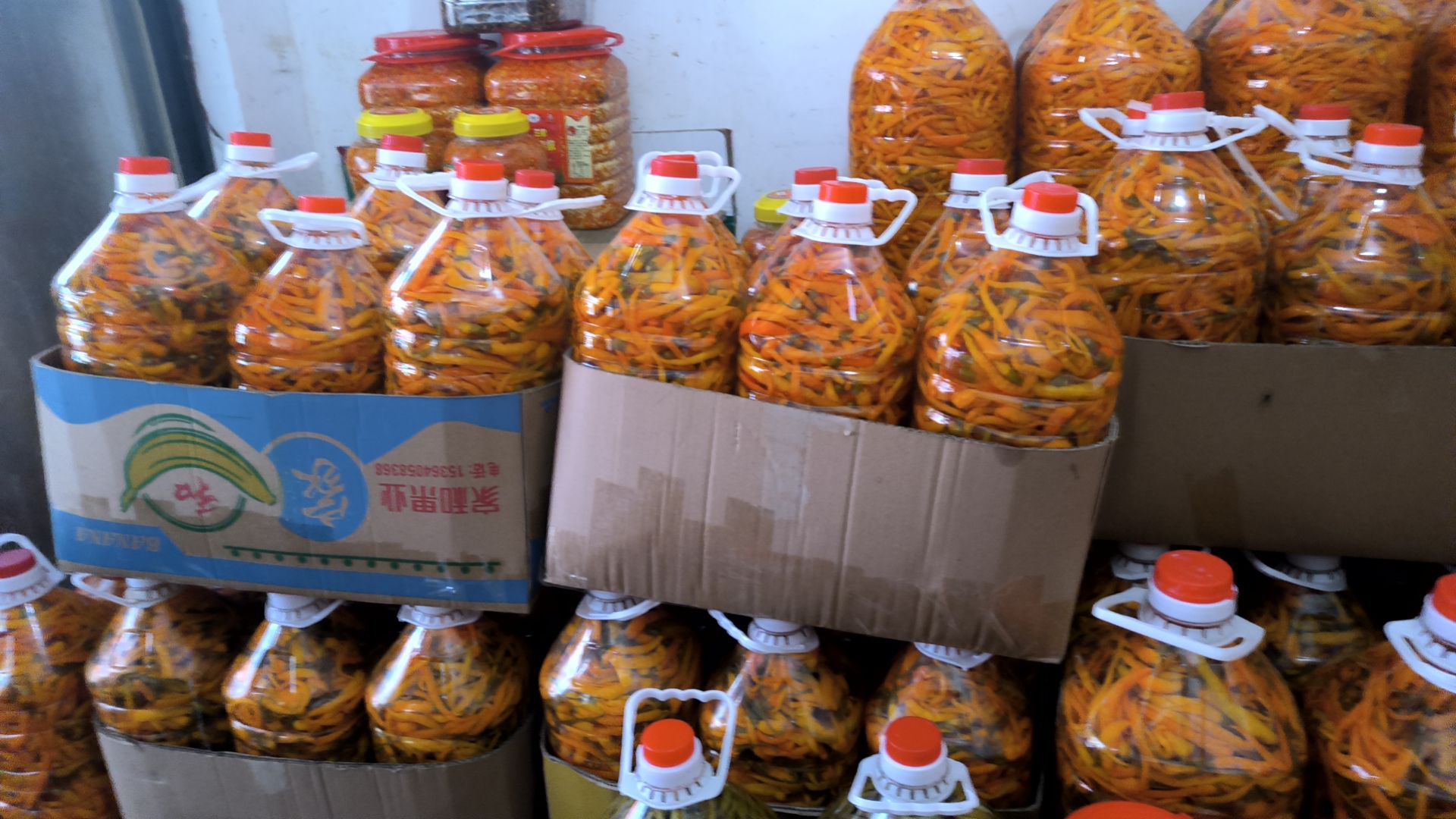 泡黄贡椒，米酒泡整个黄贡椒，黄剁辣椒，衡东三樟黄贡椒湖南特产