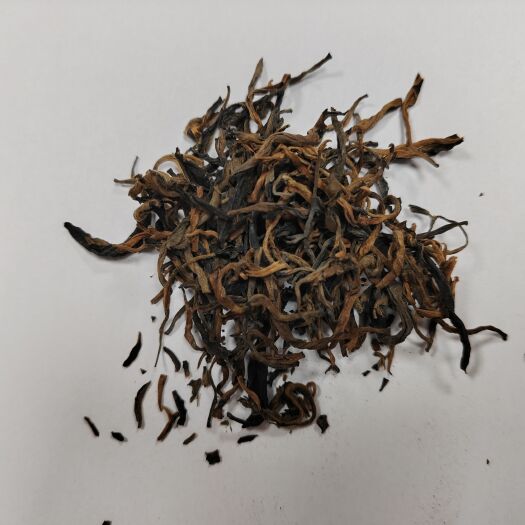 广南县云南绿茶    自己加工的绿茶   量不大还剩几百斤