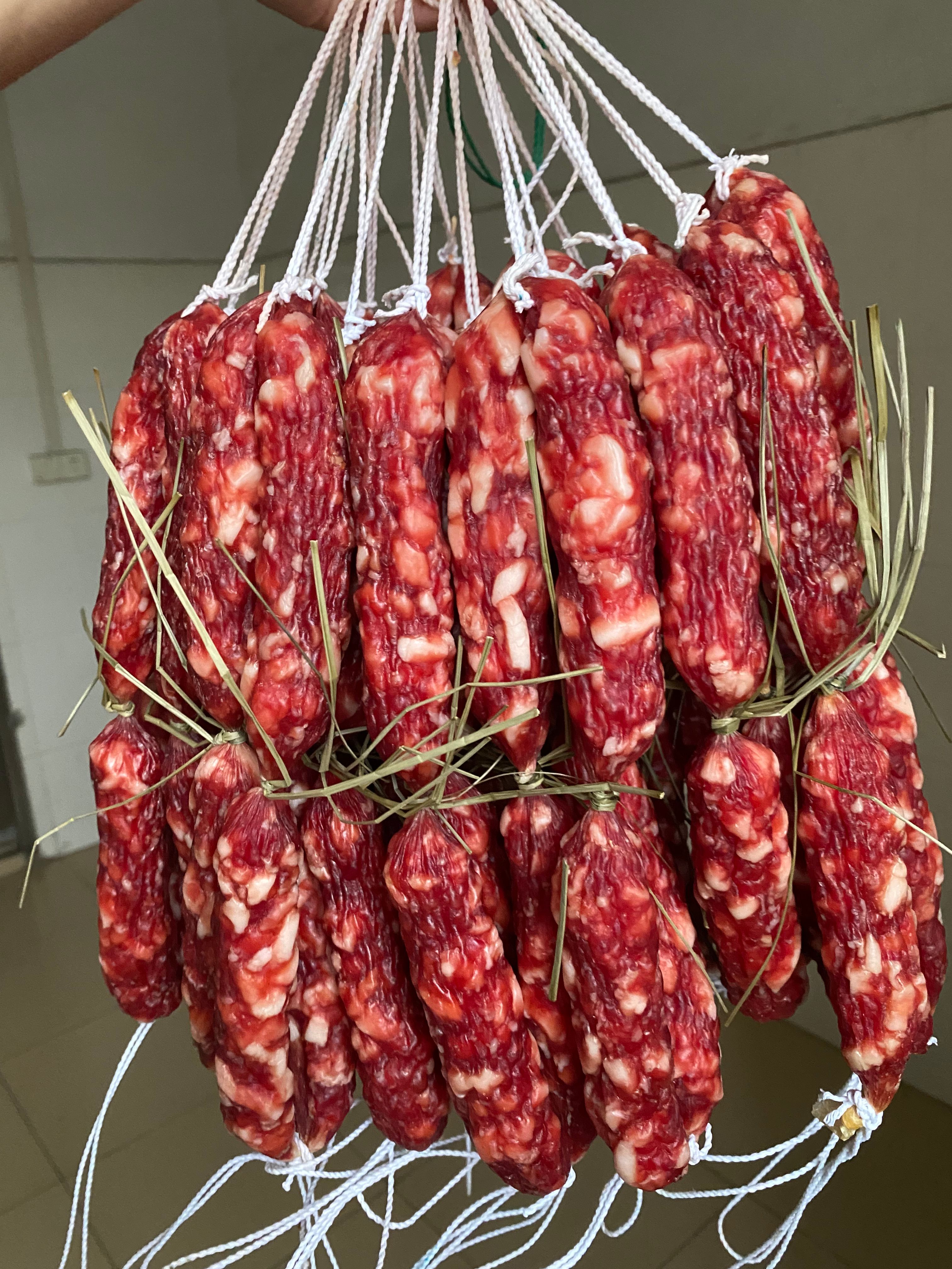 生嗮土猪肠皇腊肠咸甜适中口感细腻广式腊肠腊味厂家直发广东腊肠