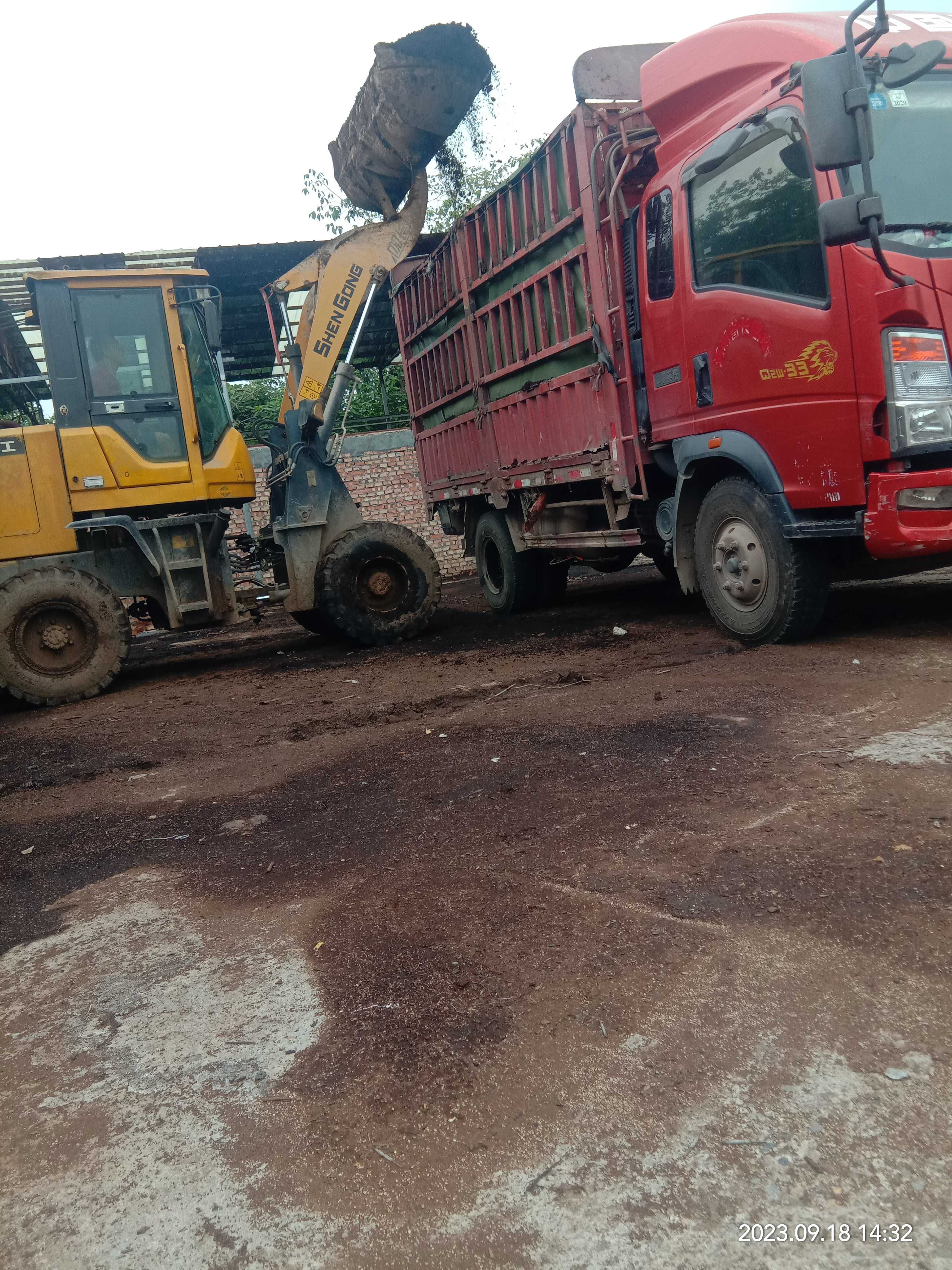 有机肥  发酵鸡粪，槽式发酵，罐式发酵，价格不同