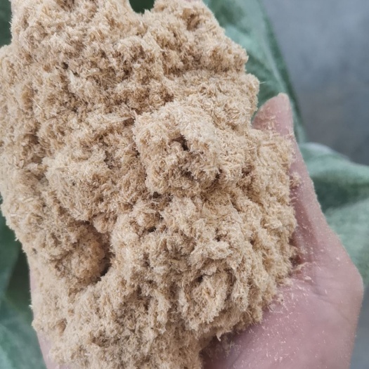 博野县燕麦糠，蛋白质，粗纤维含量比较高。适用于牛羊猪增强体质