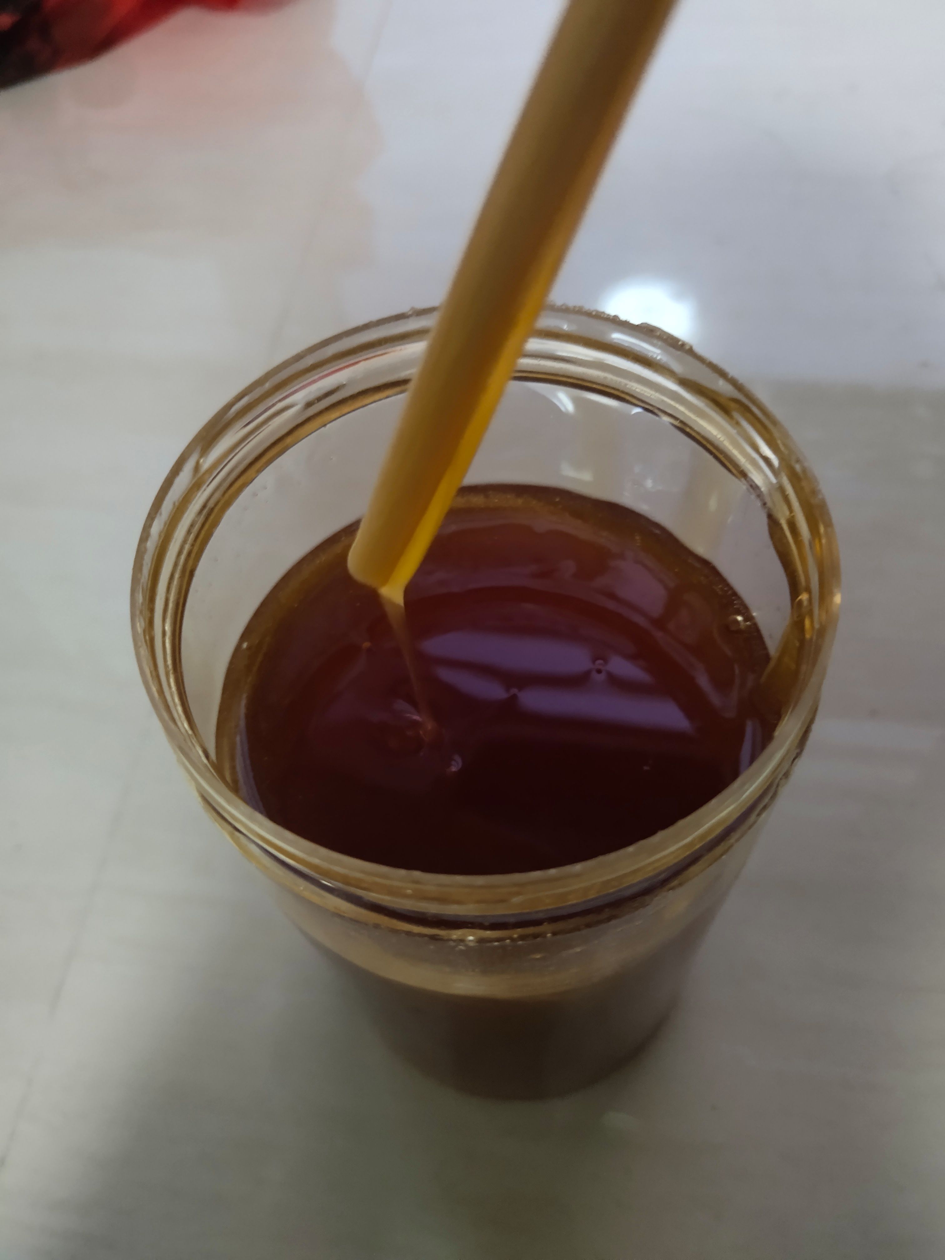 纯正土蜂蜜出售，一年只取一次，优质的质量保证！欢迎前来咨询。