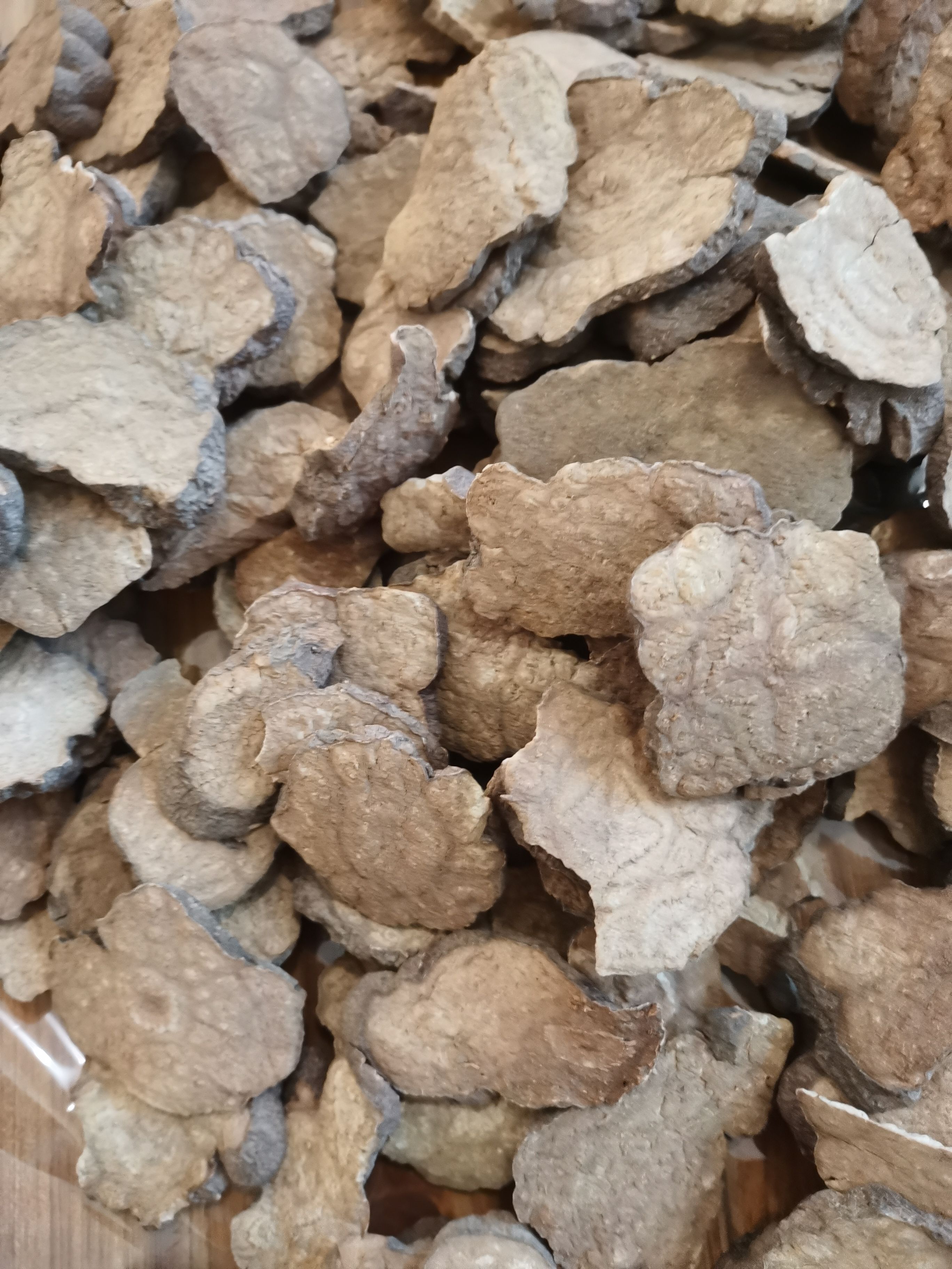 供应何首乌切片干货何首乌山上挖的何首乌