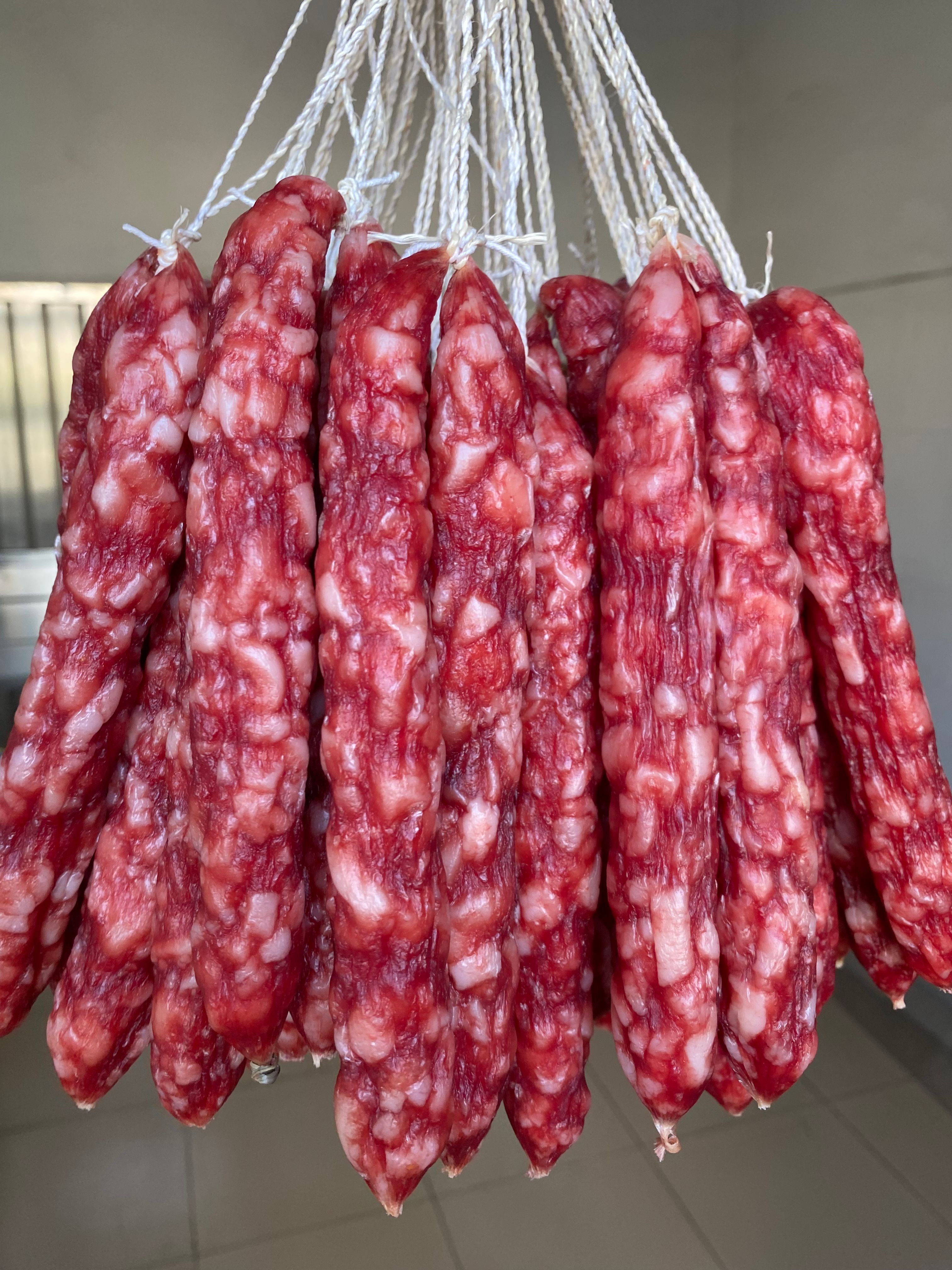 广式腊肠纯手工中山黄圃腊肠咸甜不腻腊味厂家直发批发大众口味